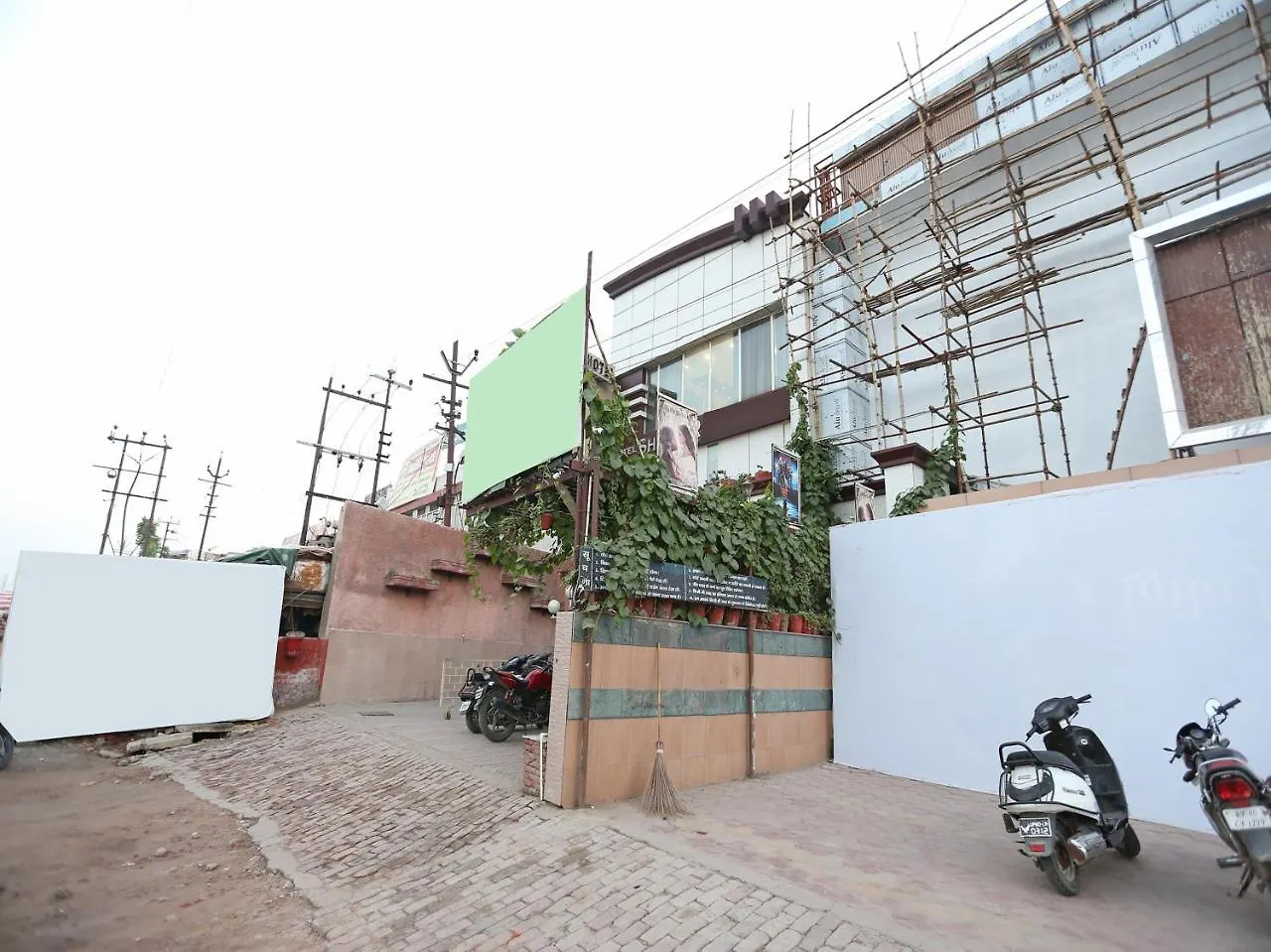 Hotel Shree Residency Agra  Agra (Uttar Pradesh)